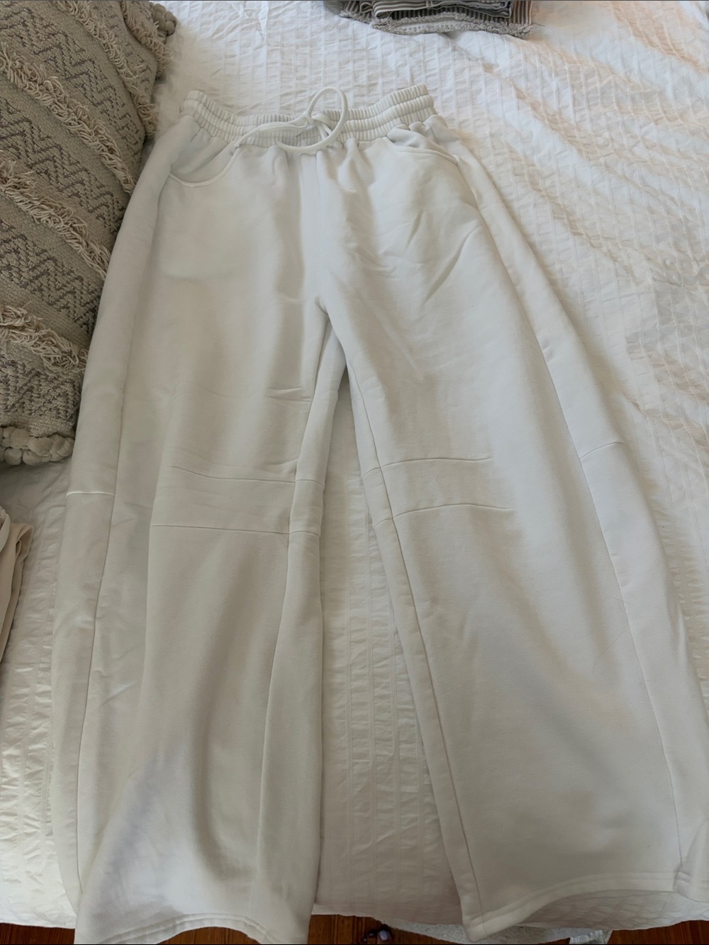 Wide Leg Drawstring Sweatpants in Off-White